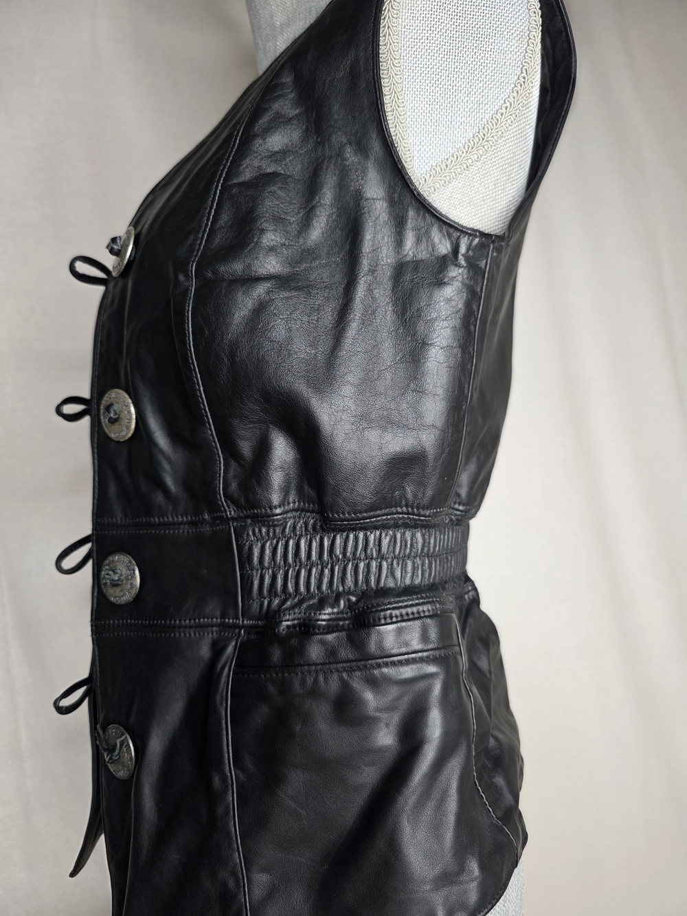 Vintage Harley-Davidson Black Leather Button-Front Vest - Picture 6 of 16